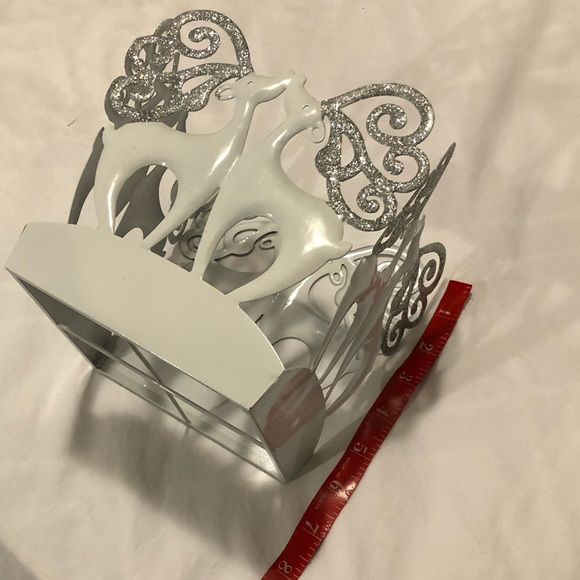 Metal Reindeer Basket (Hollow) - Great for Center Piece - Picture 3 of 6
